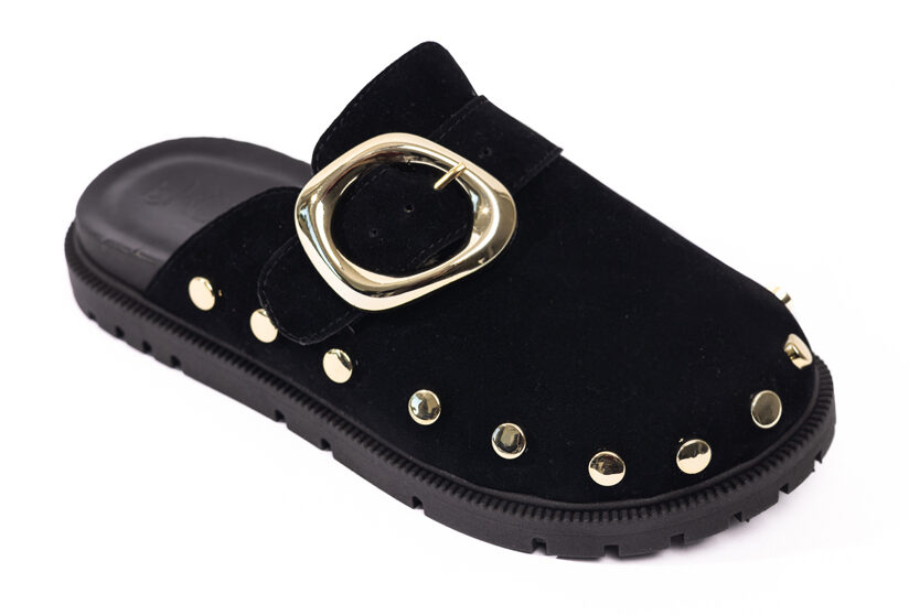 Clog camurça com tachas